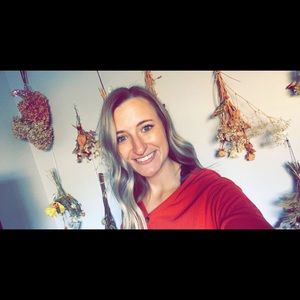 Meet your Posher, Courtney